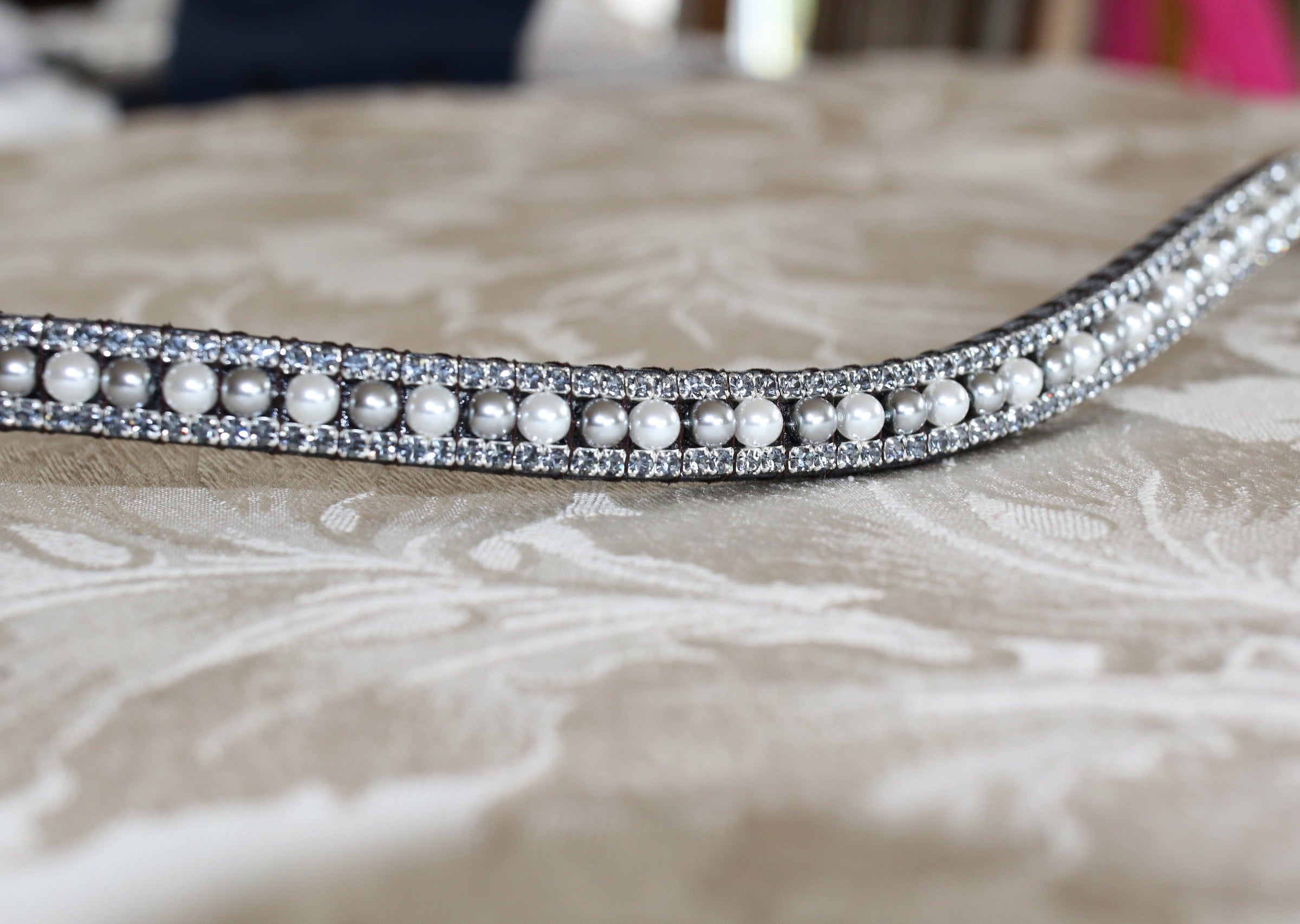 Equiture White and silver alternating pearl with nightfall crystal browband
