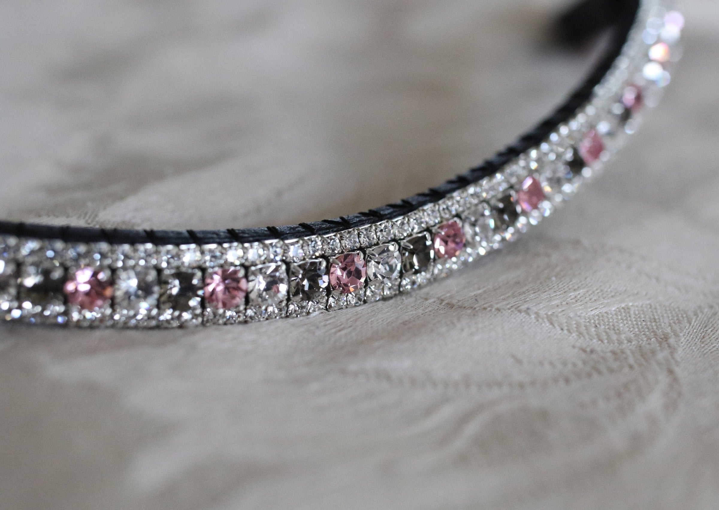 alternating light rose, clear and black diamond