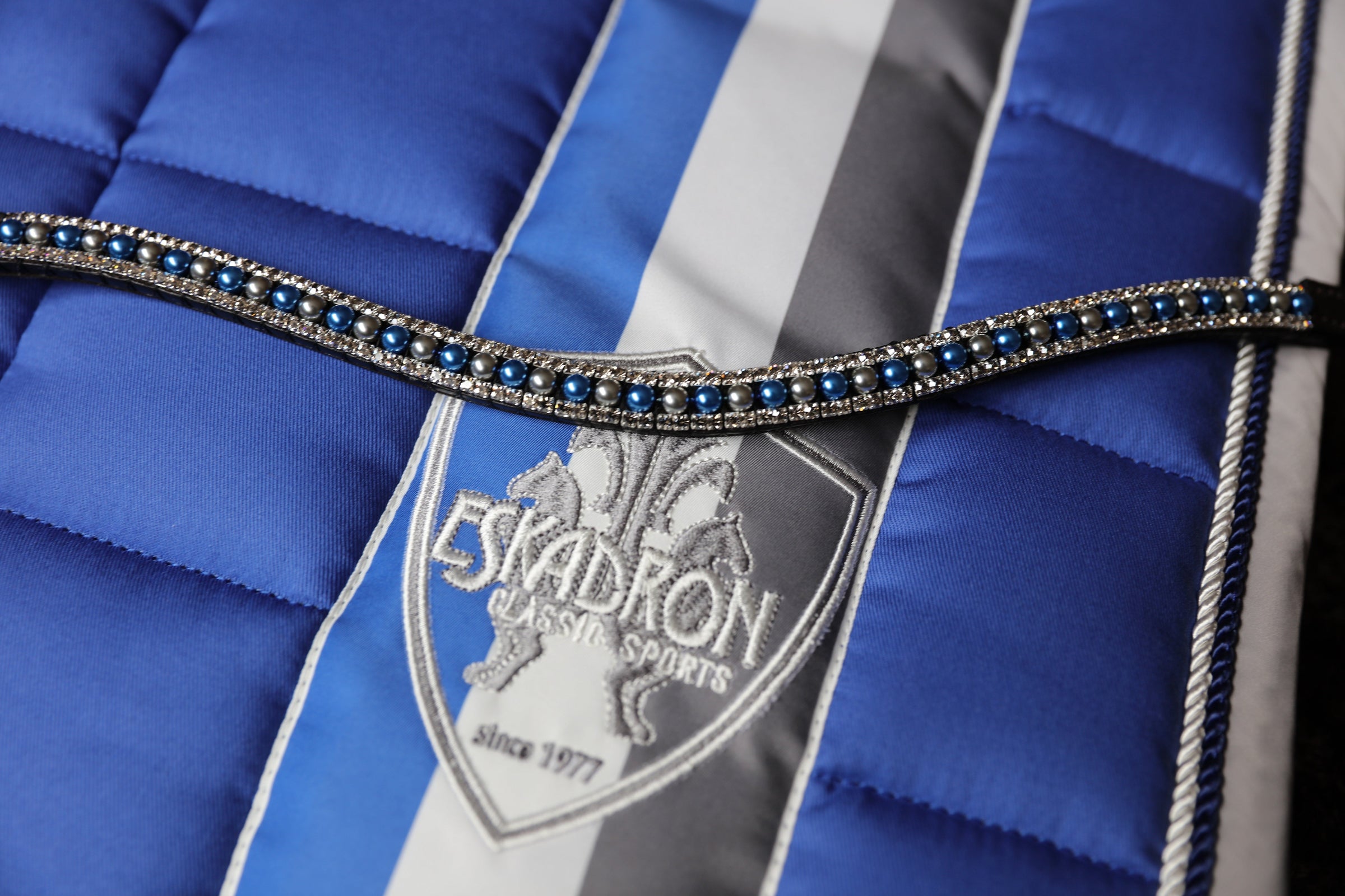 Equiture Alternating blue and silver pearl browband
