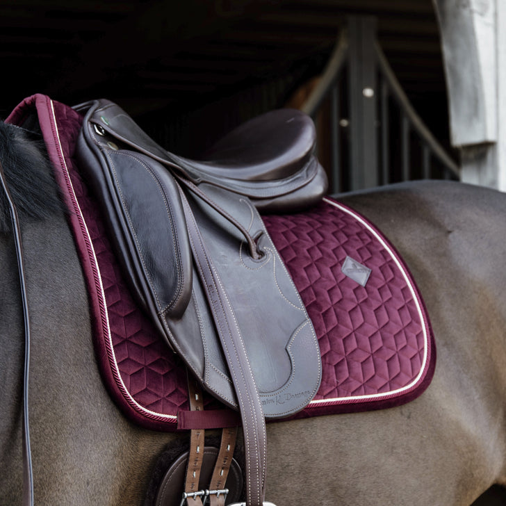 Kentucky bordeaux velvet dressage saddlepad