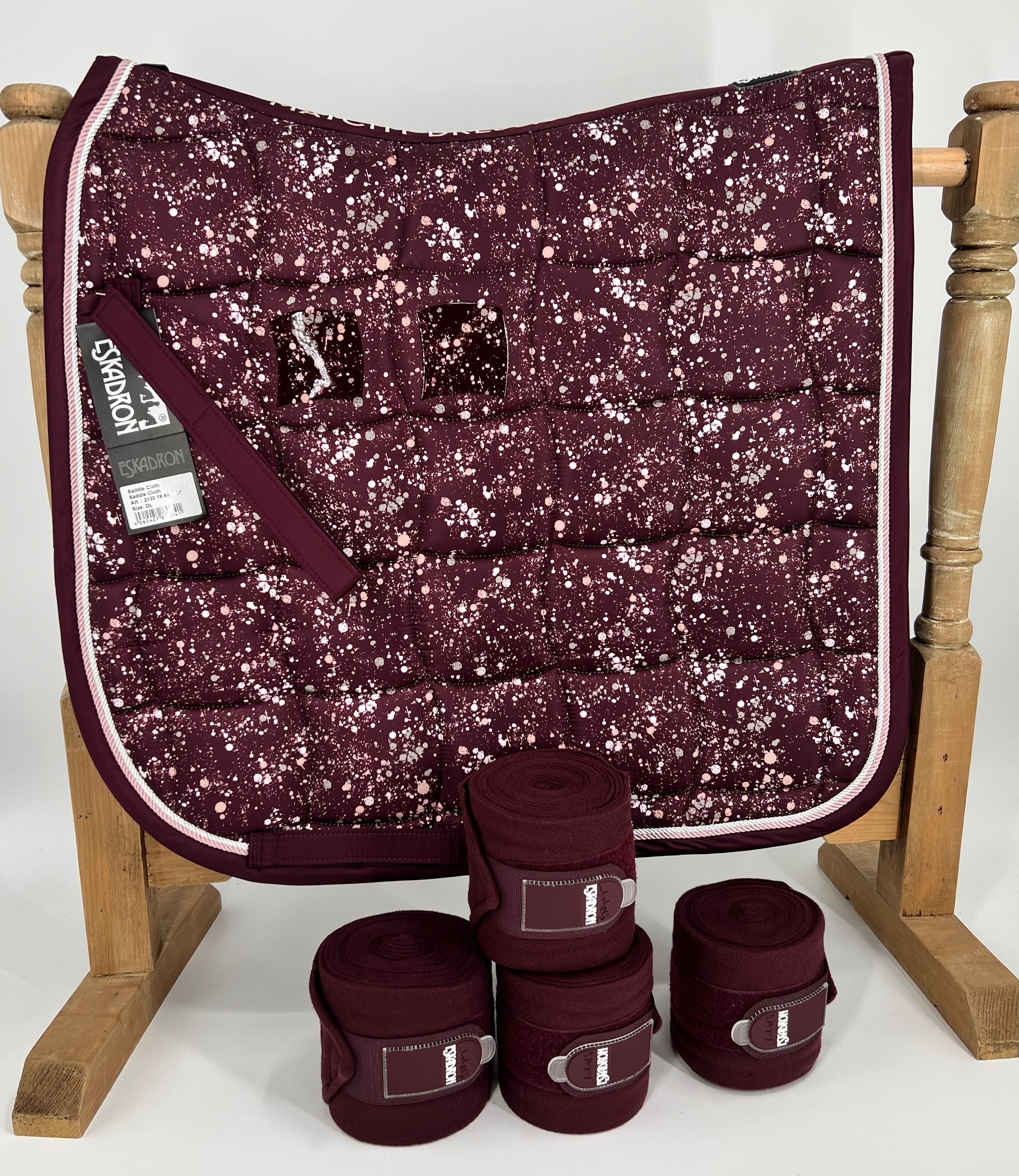 Eskadron Blackberry mauve glossy graffiti dressage set