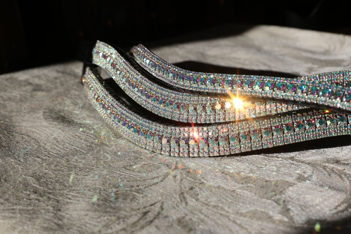 Colour changing browbands