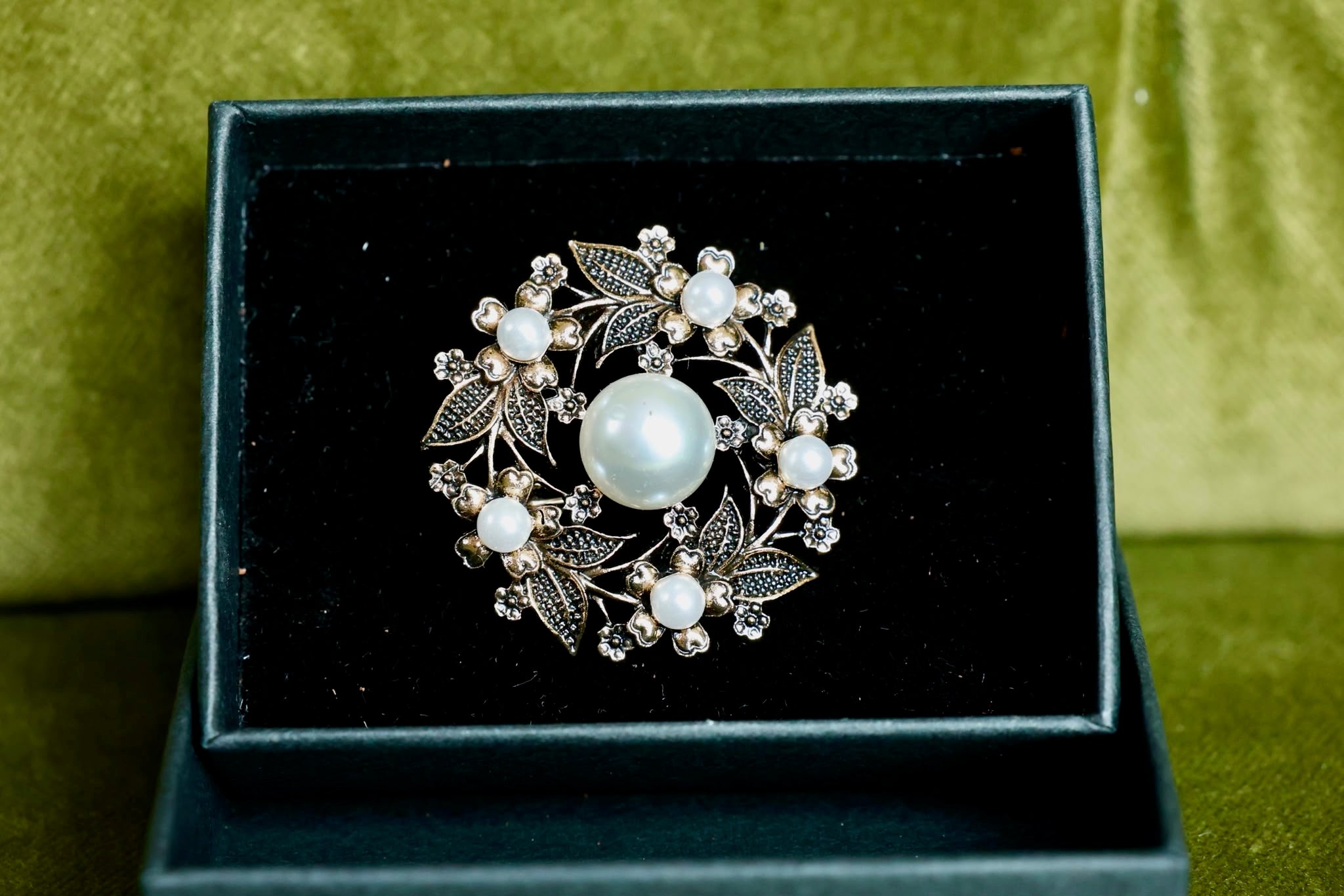 Antique pearl stock pin