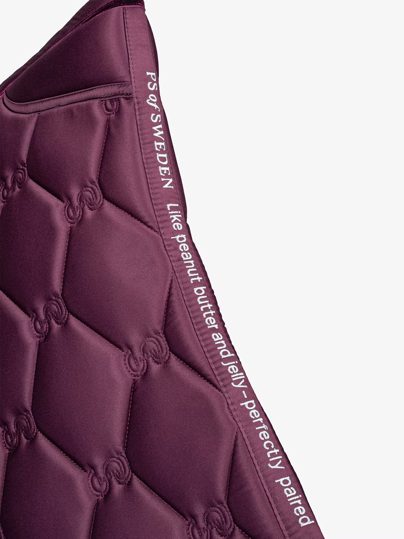 PS of Sweden ruffle Plum dressage saddlepad