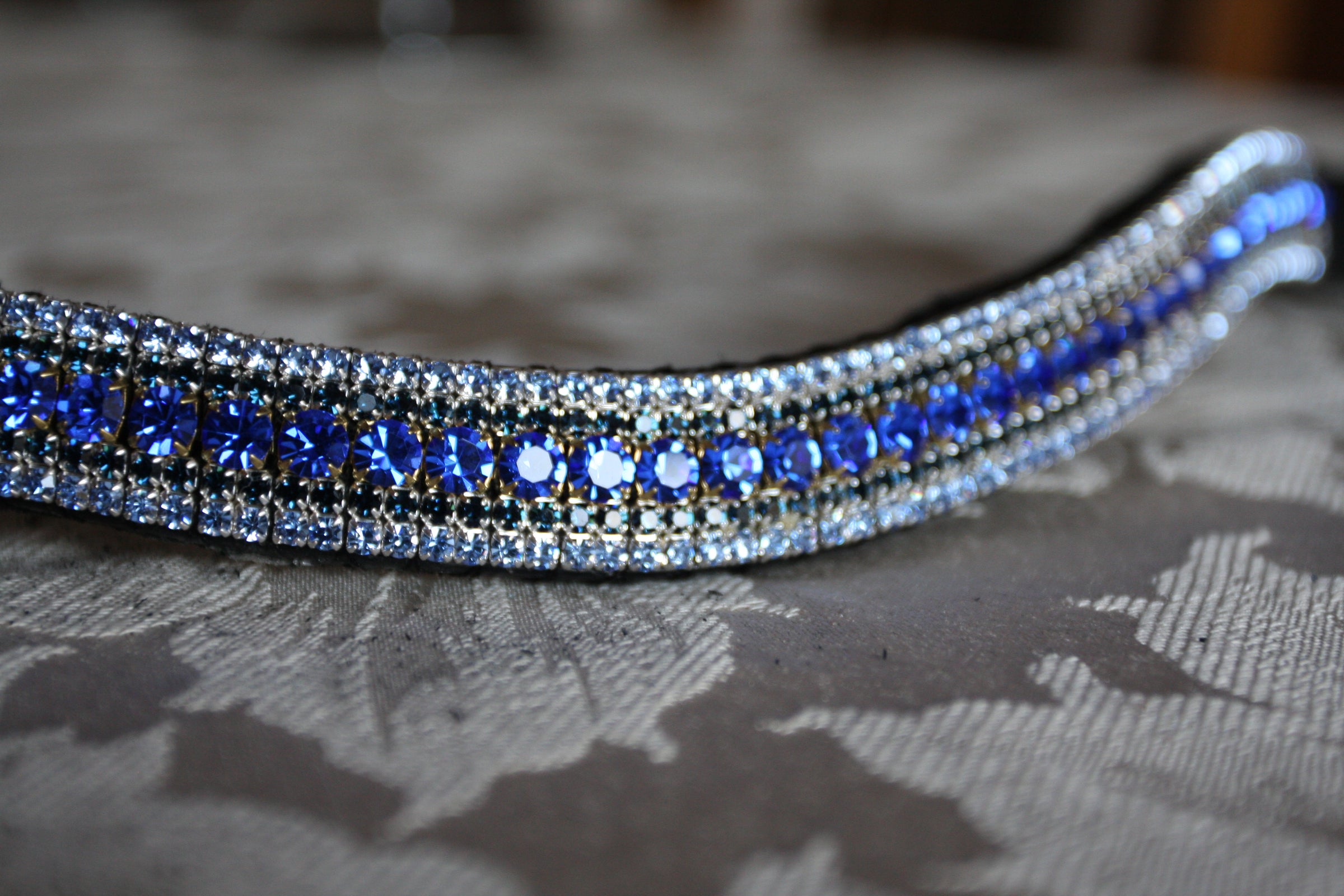 Equiture Sapphire, montana and light sapphire megabling curve browband