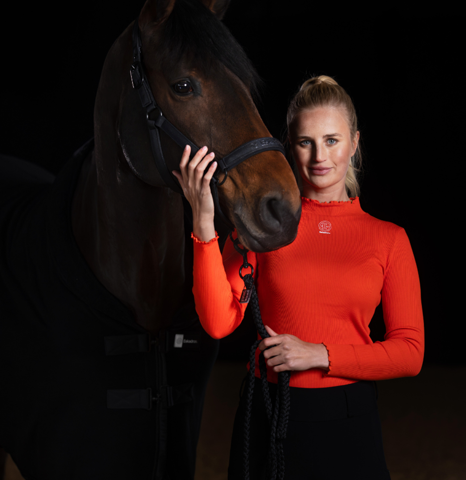 Eskadron Dynamic Poppy red turtleneck rib top