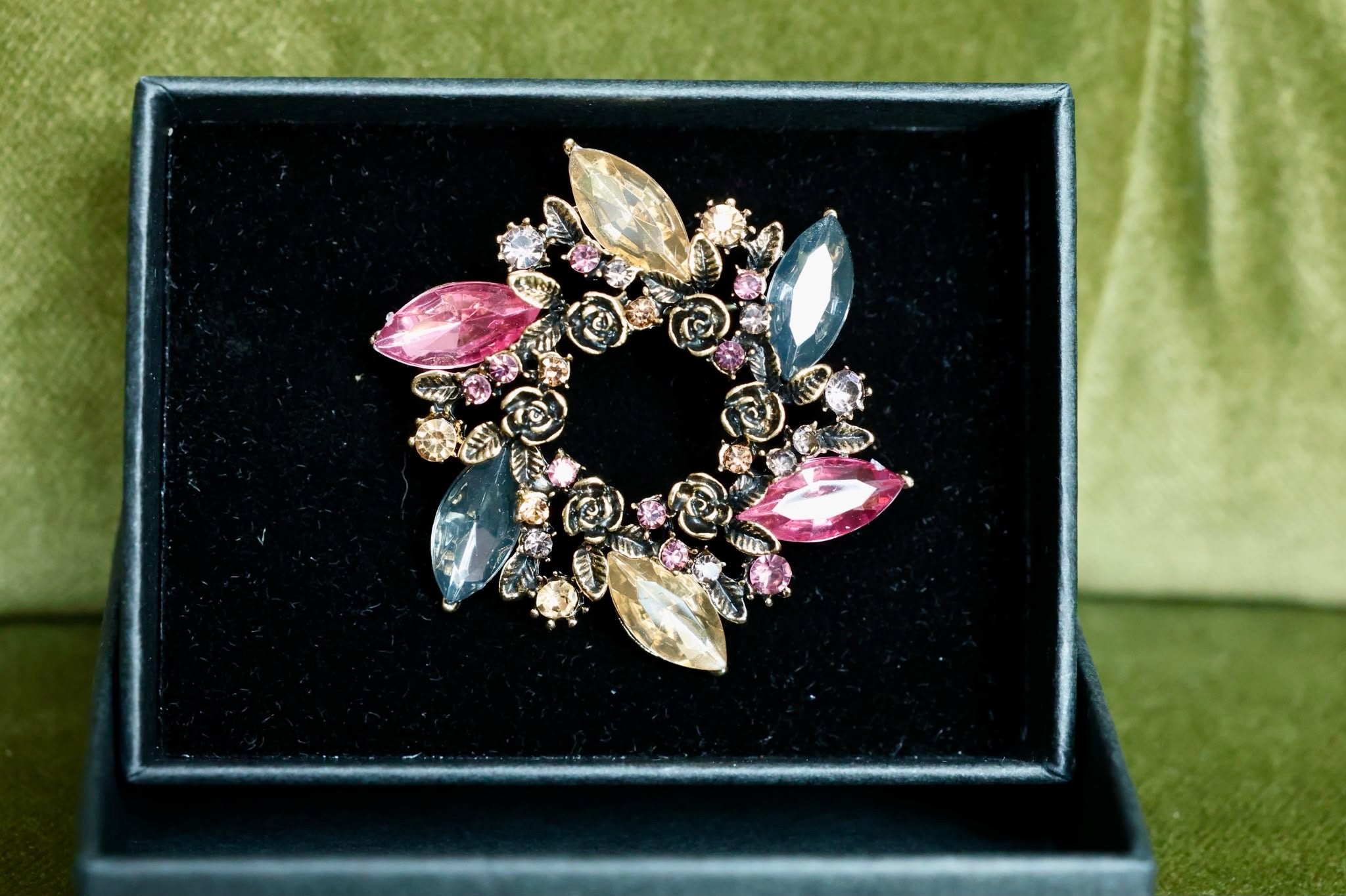 Light amethyst, golden honey and black diamond antique stock pin