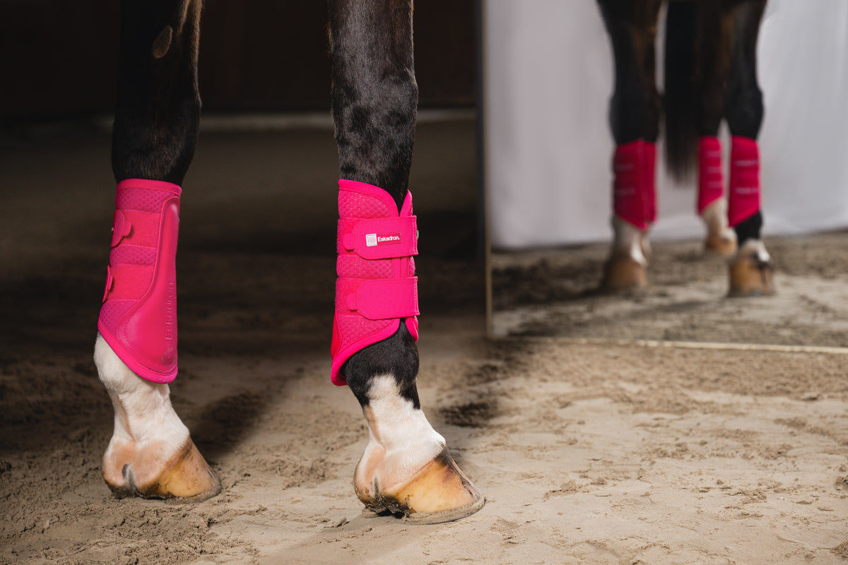 Eskadron Dynamic Lipstick mesh brushing boots