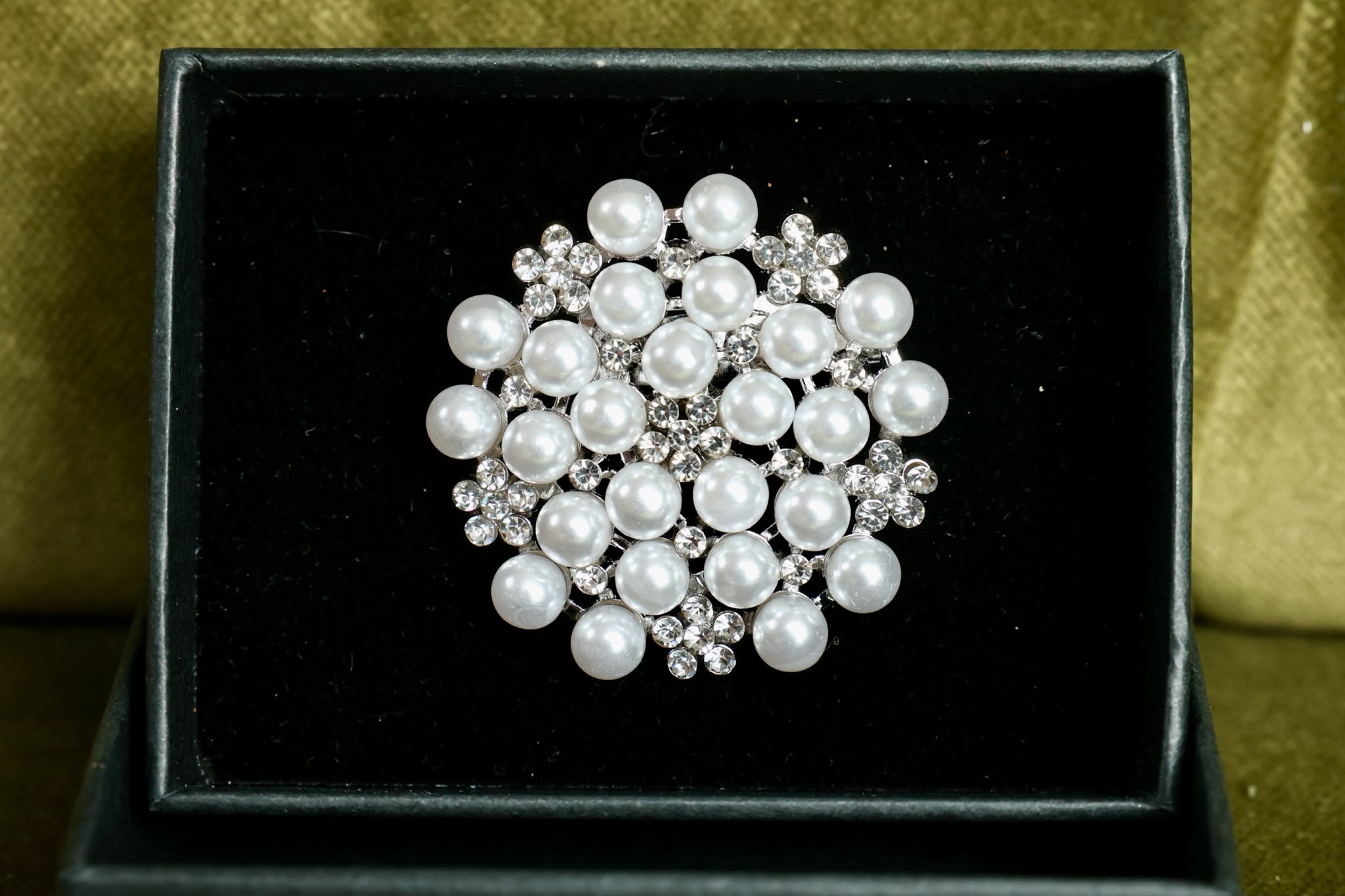 Luxe pearl and crystal floral stock pin
