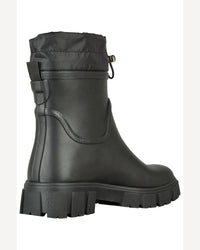 Pikeur waterproof rubber boots in black- 1 uk 6 left