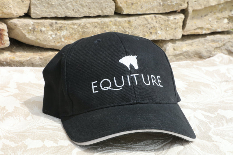 Equiture cap in Black and Silver