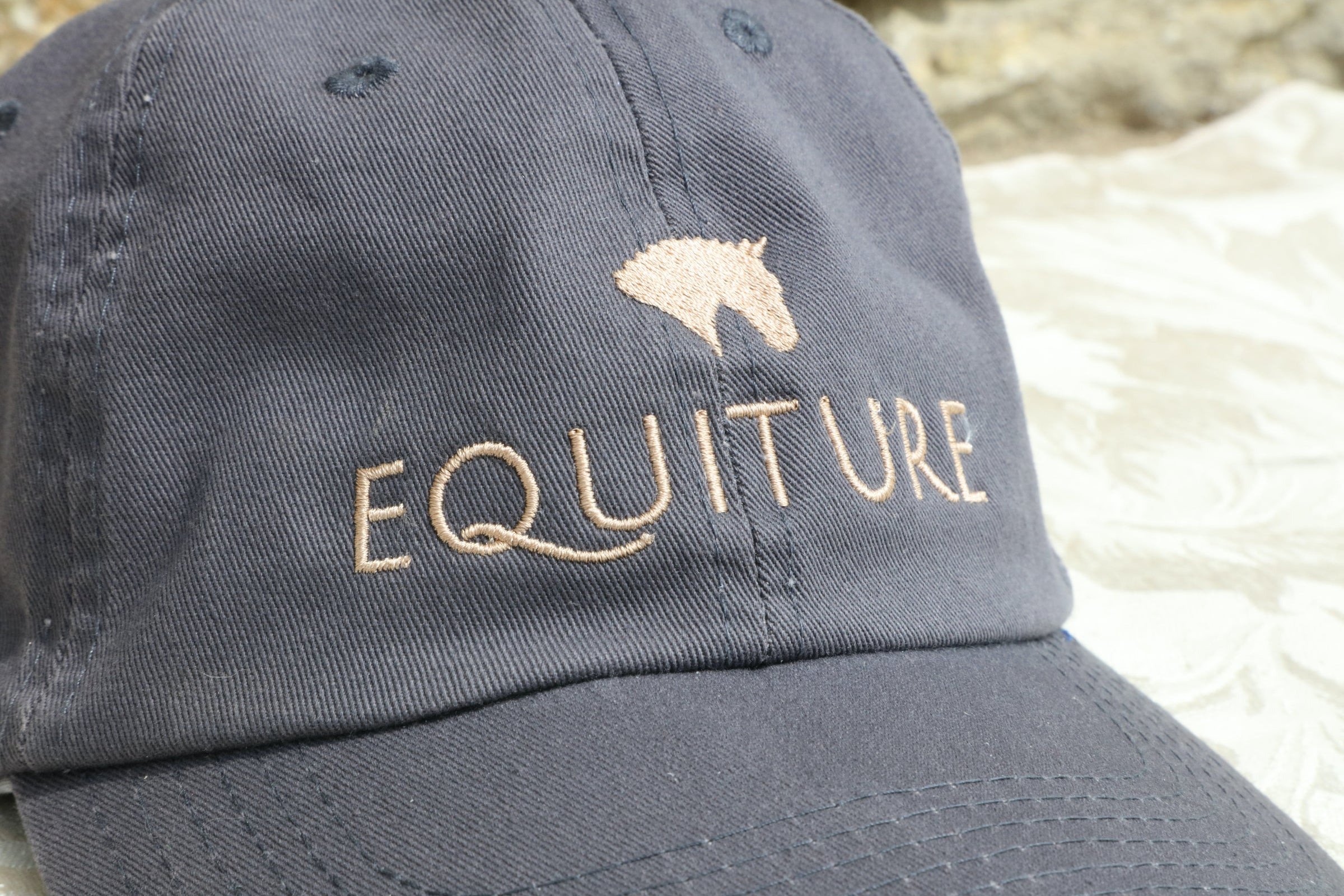 Equiture cap in Grey and Rose Gold